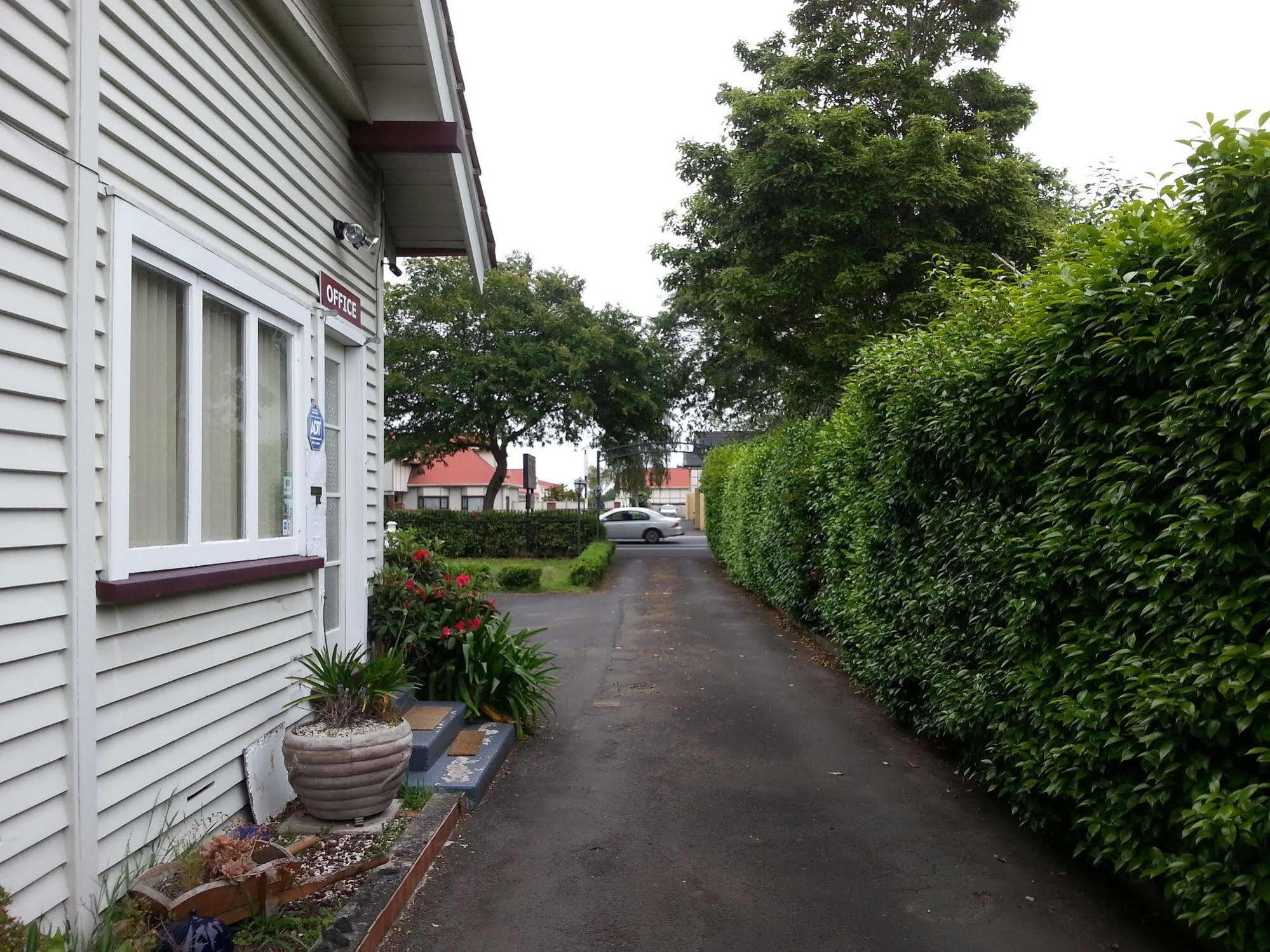 Manhattan Lodge Motel แฮมิลตัน ภายนอก รูปภาพ
