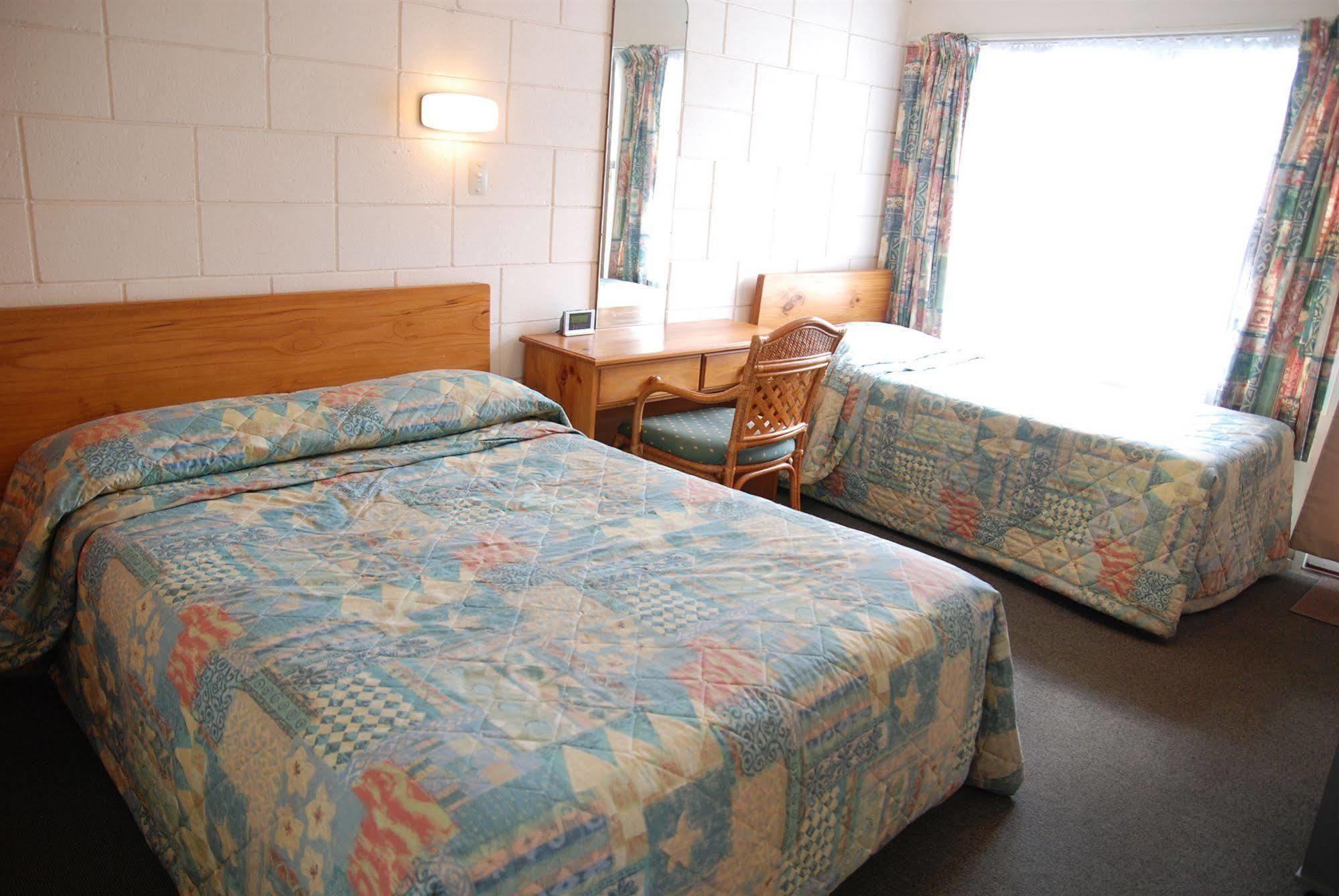 Manhattan Lodge Motel แฮมิลตัน ภายนอก รูปภาพ